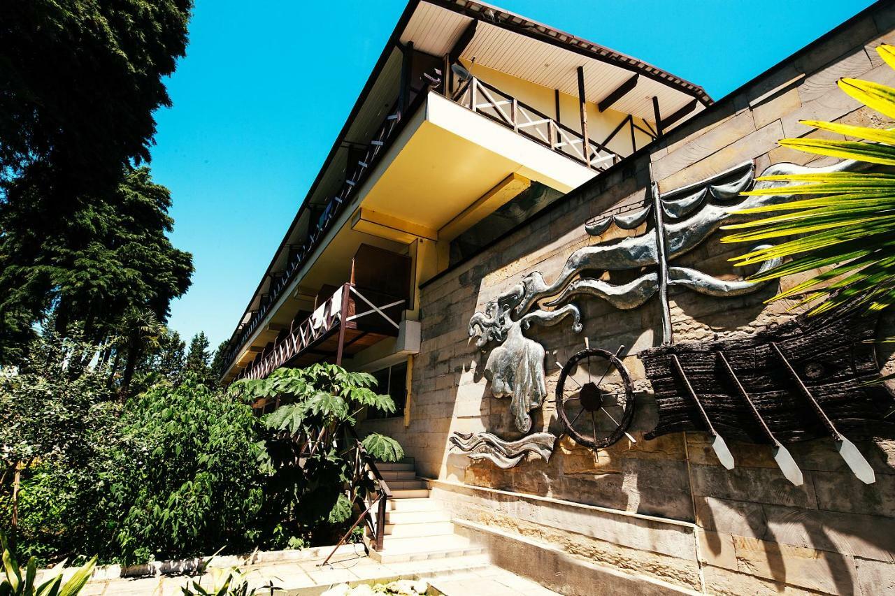Pitsunda Hotel Exterior foto